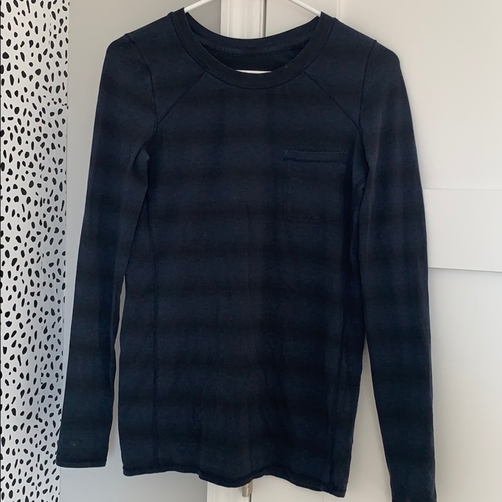 Lululemon long sleeve pocket tee